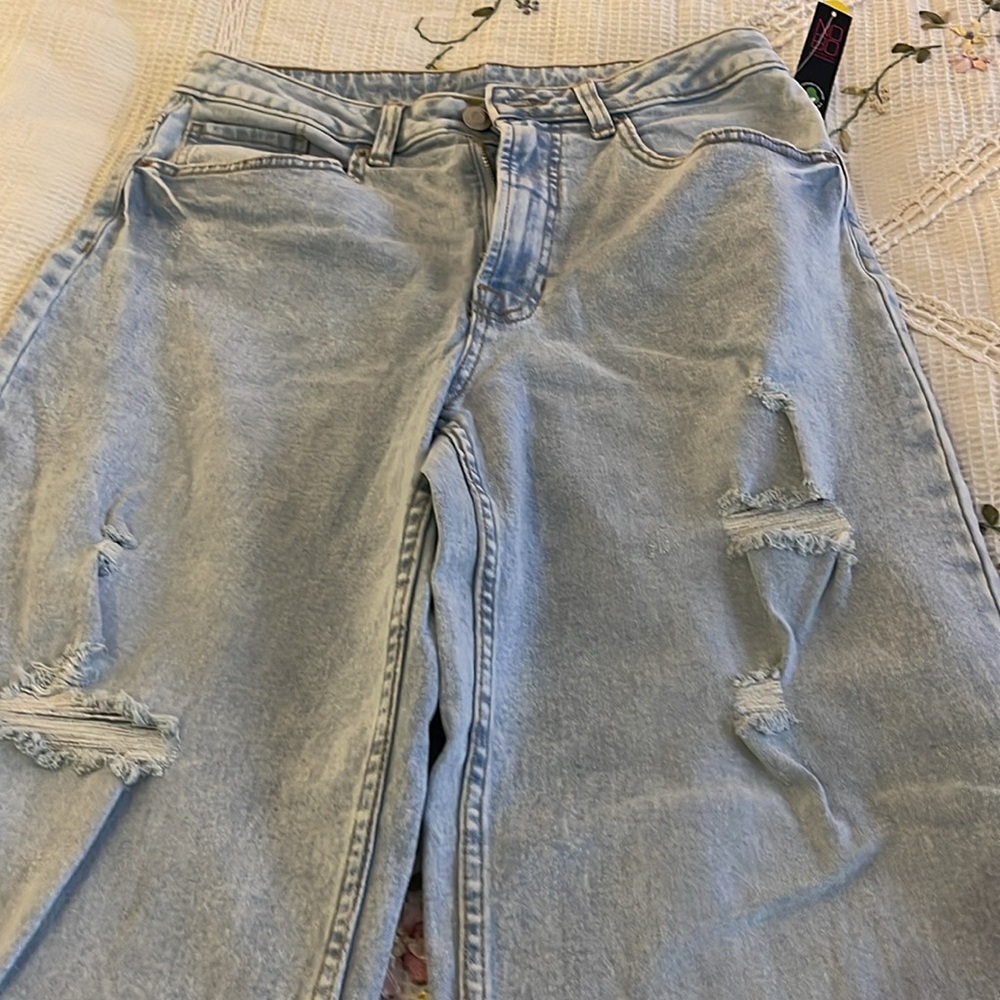 Denim - Picture 2 of 5